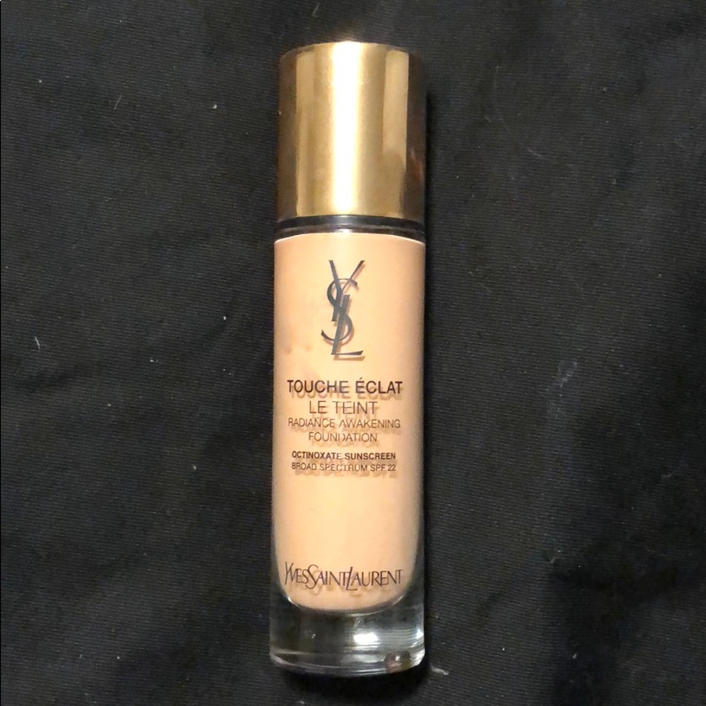 YSL foundation - touché éclat